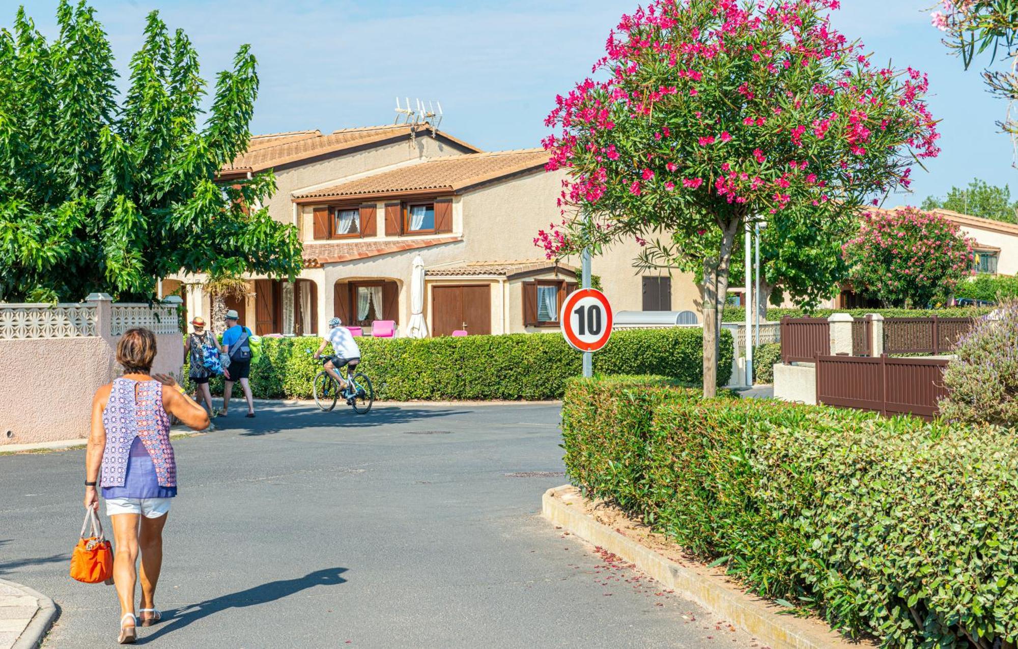 Les Tamaris Et Les Portes Du Soleil Portiragnes Exterior photo